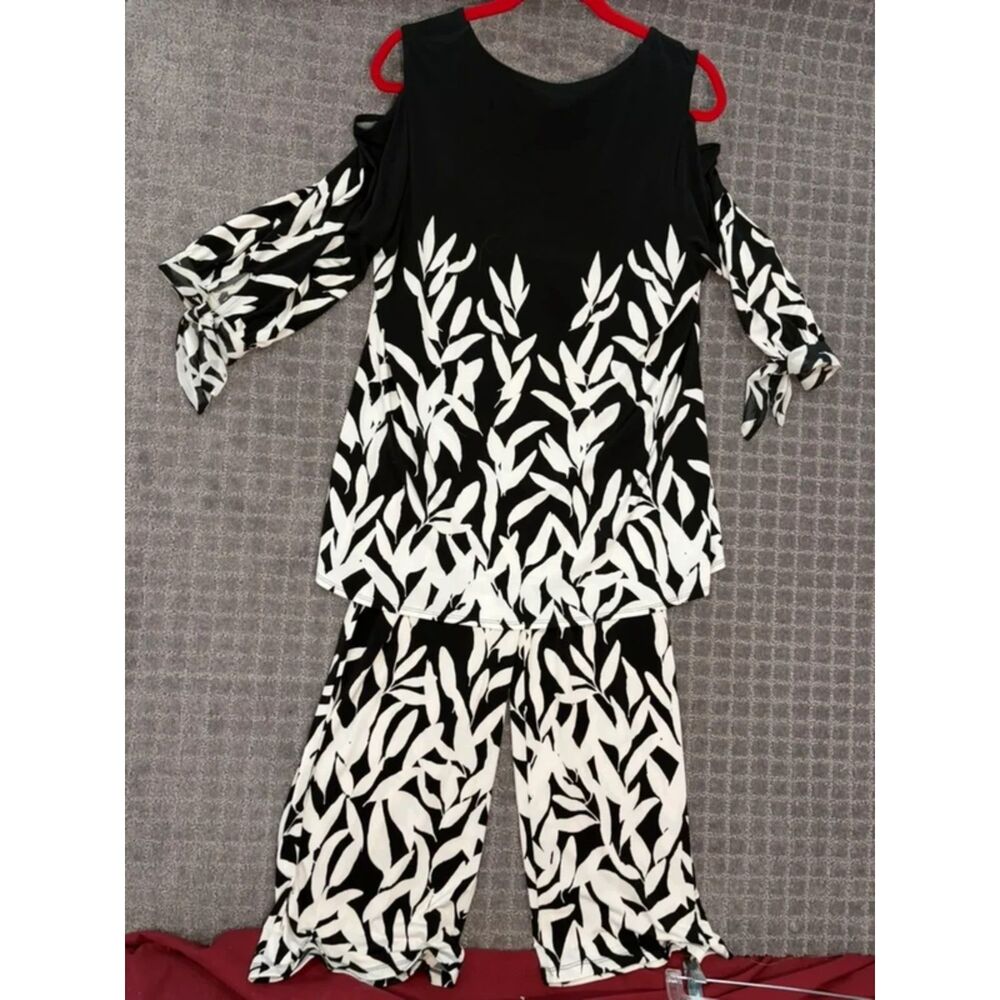Alfani Black & White 2 sizes Cold Shoulder Pant set L top S pants